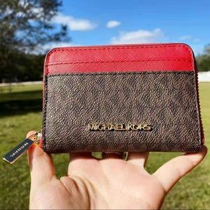 Gaby’sBags💕NWT Michael Kors Cardholder